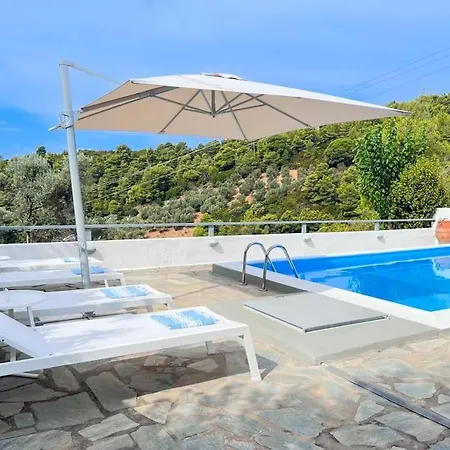 Kosmos Villa Skiathos Town