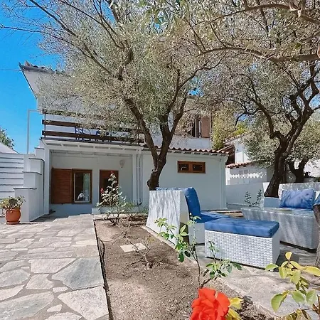 Kosmos Villa Skiathos Town
